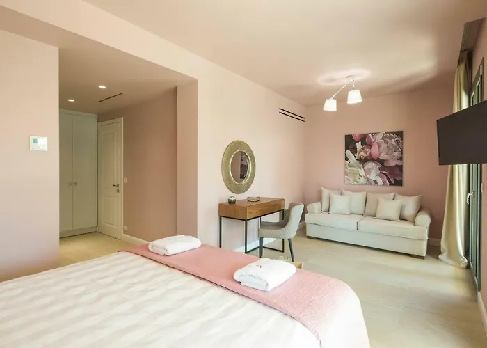 Onore Villa Dassia (Corfu)